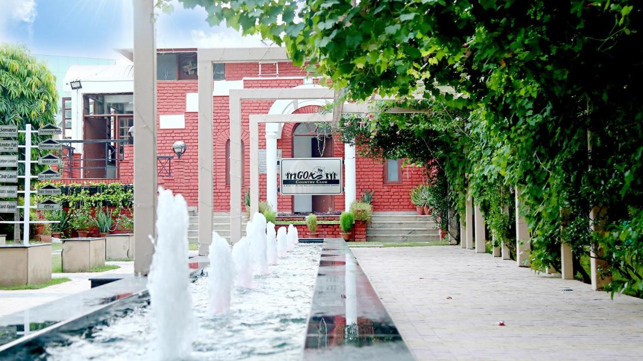 Готель Goa Country Club Ґурґаон Екстер'єр фото