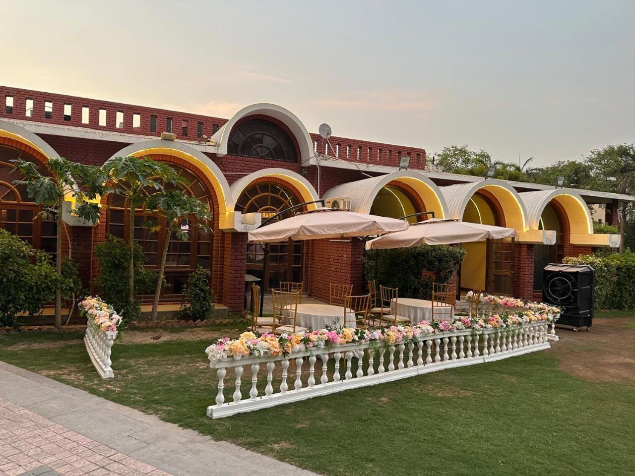 Готель Goa Country Club Ґурґаон Екстер'єр фото