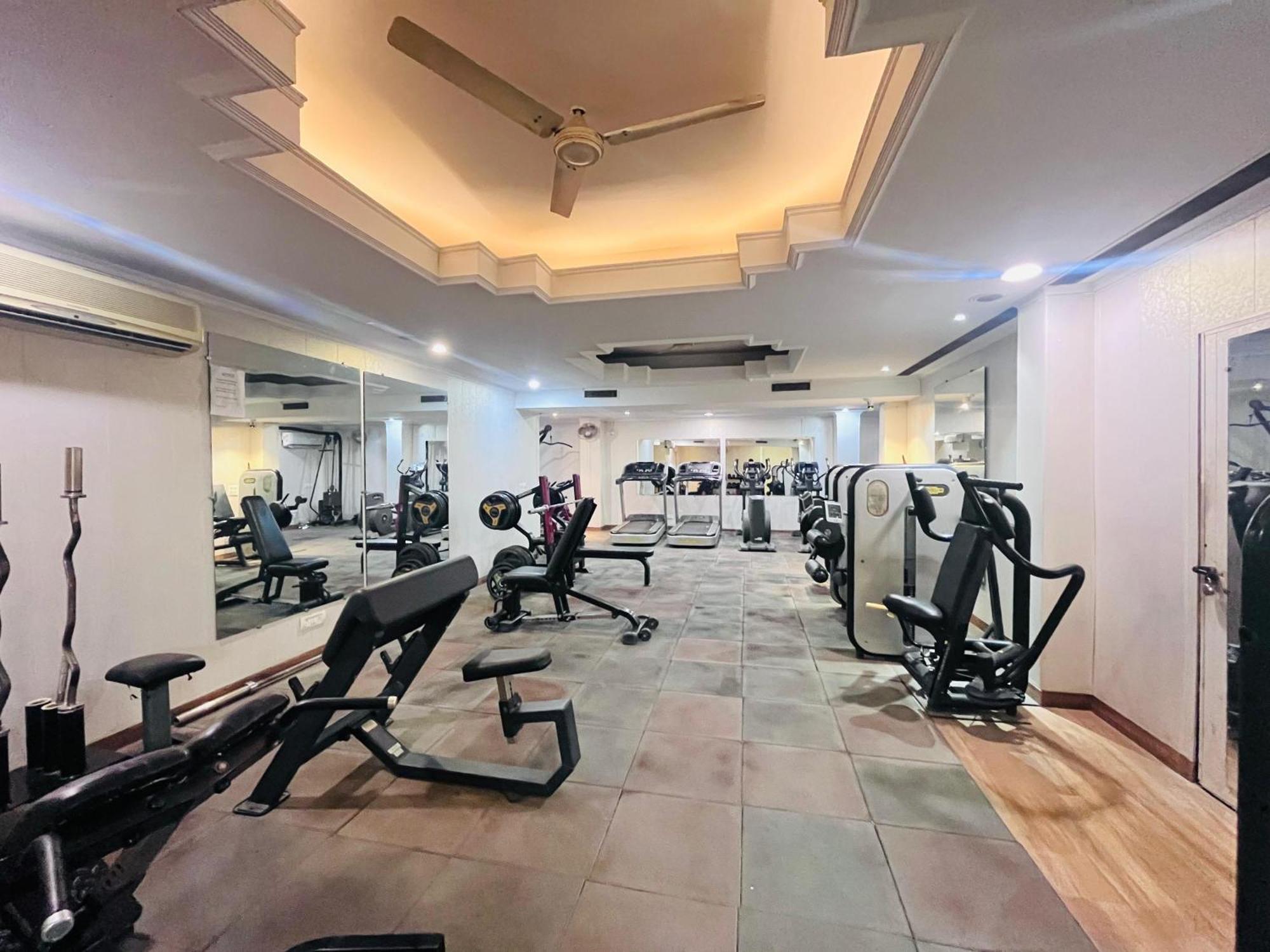 Готель Goa Country Club Ґурґаон Екстер'єр фото